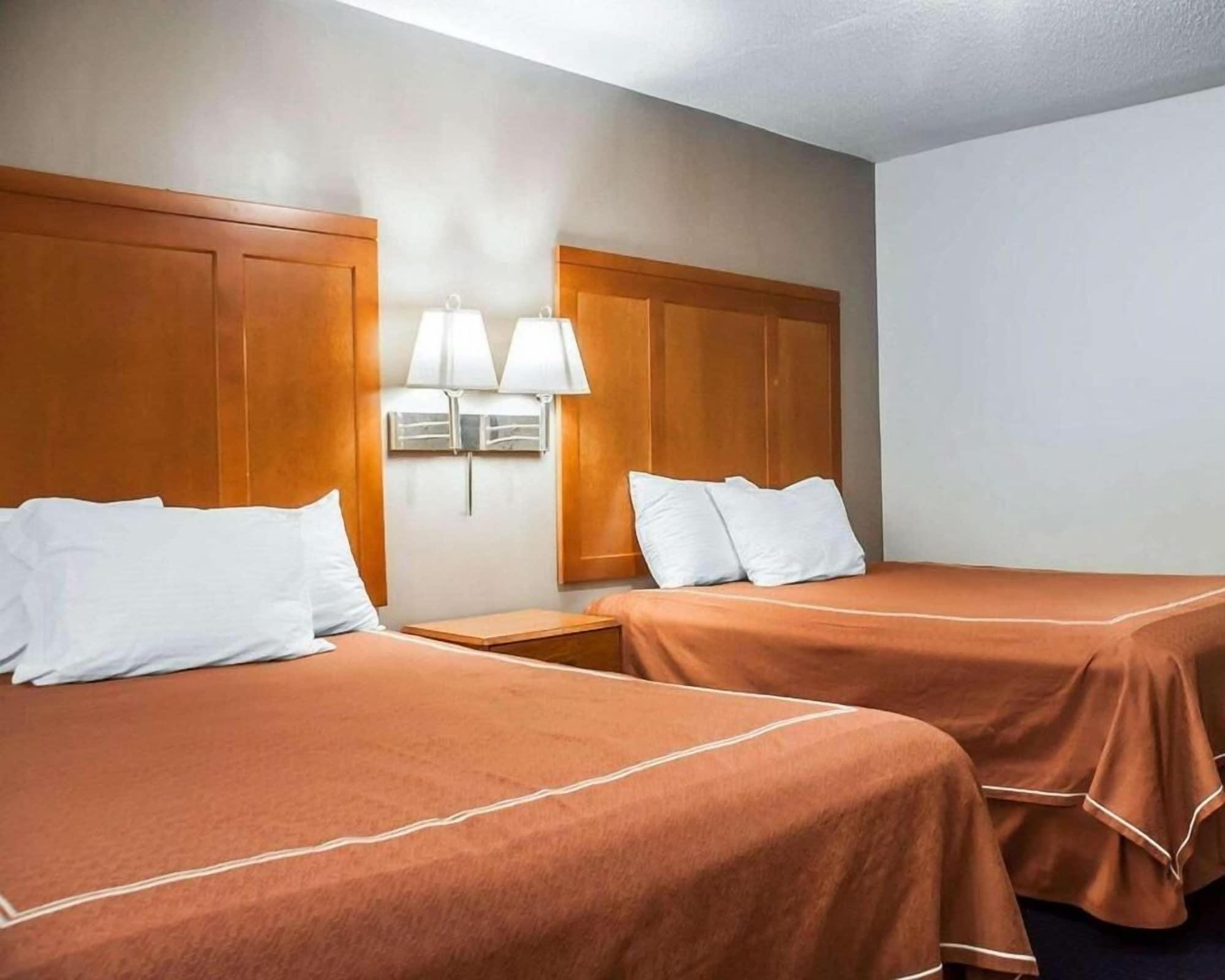 Castle Inn & Suites Ниагарски водопад Екстериор снимка