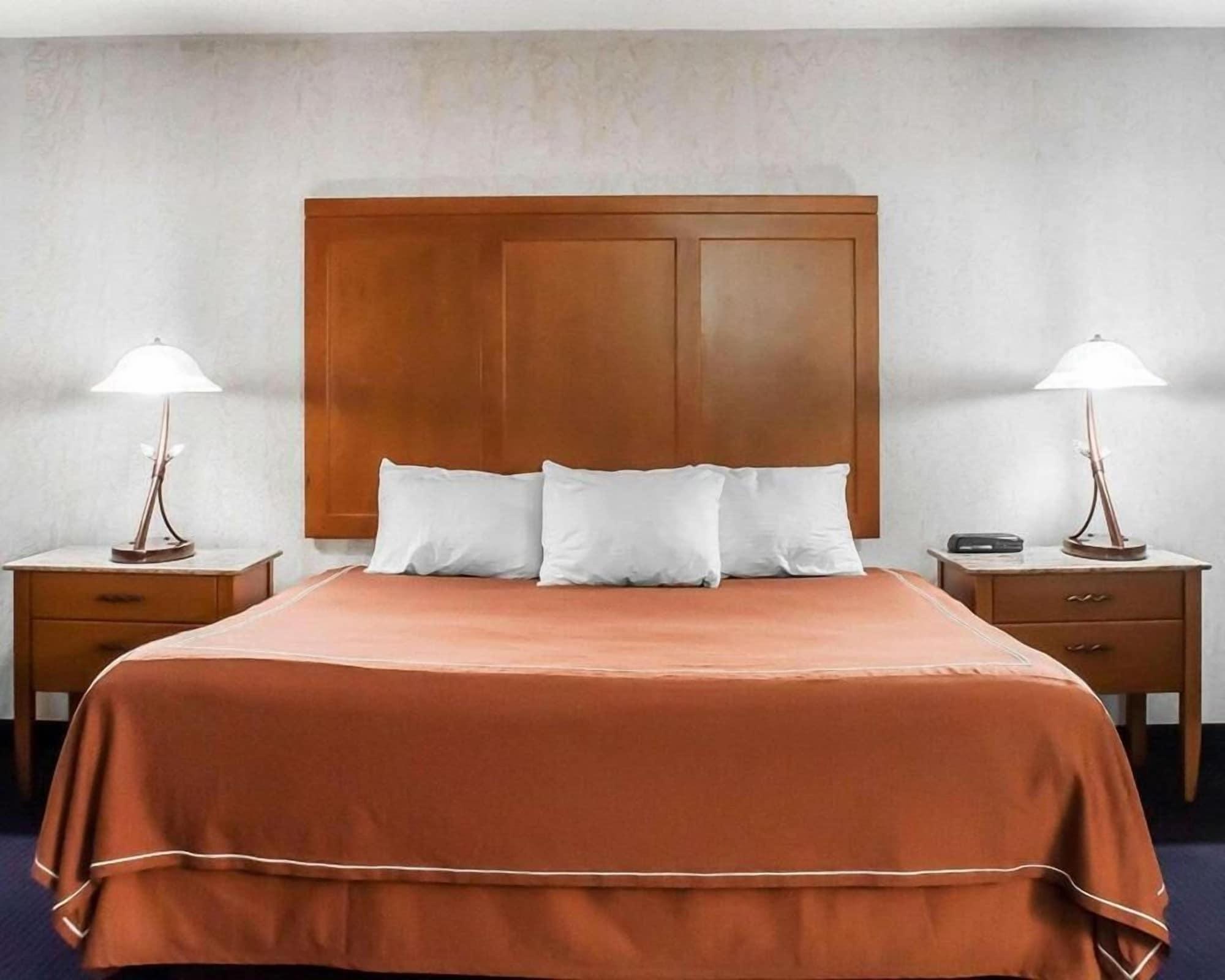 Castle Inn & Suites Ниагарски водопад Екстериор снимка