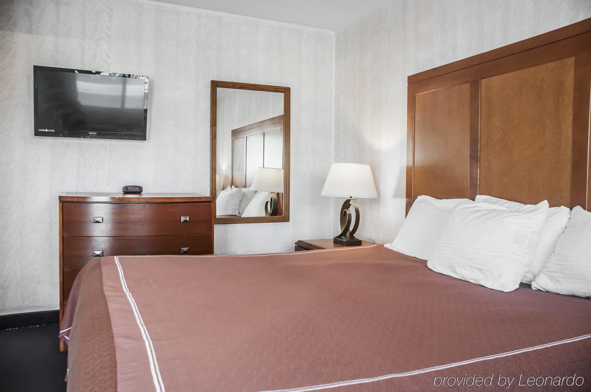 Castle Inn & Suites Ниагарски водопад Екстериор снимка