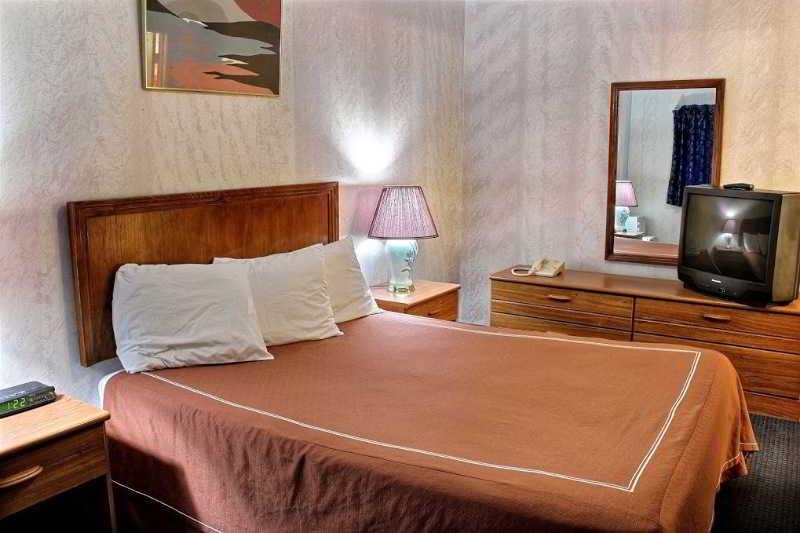 Castle Inn & Suites Ниагарски водопад Екстериор снимка