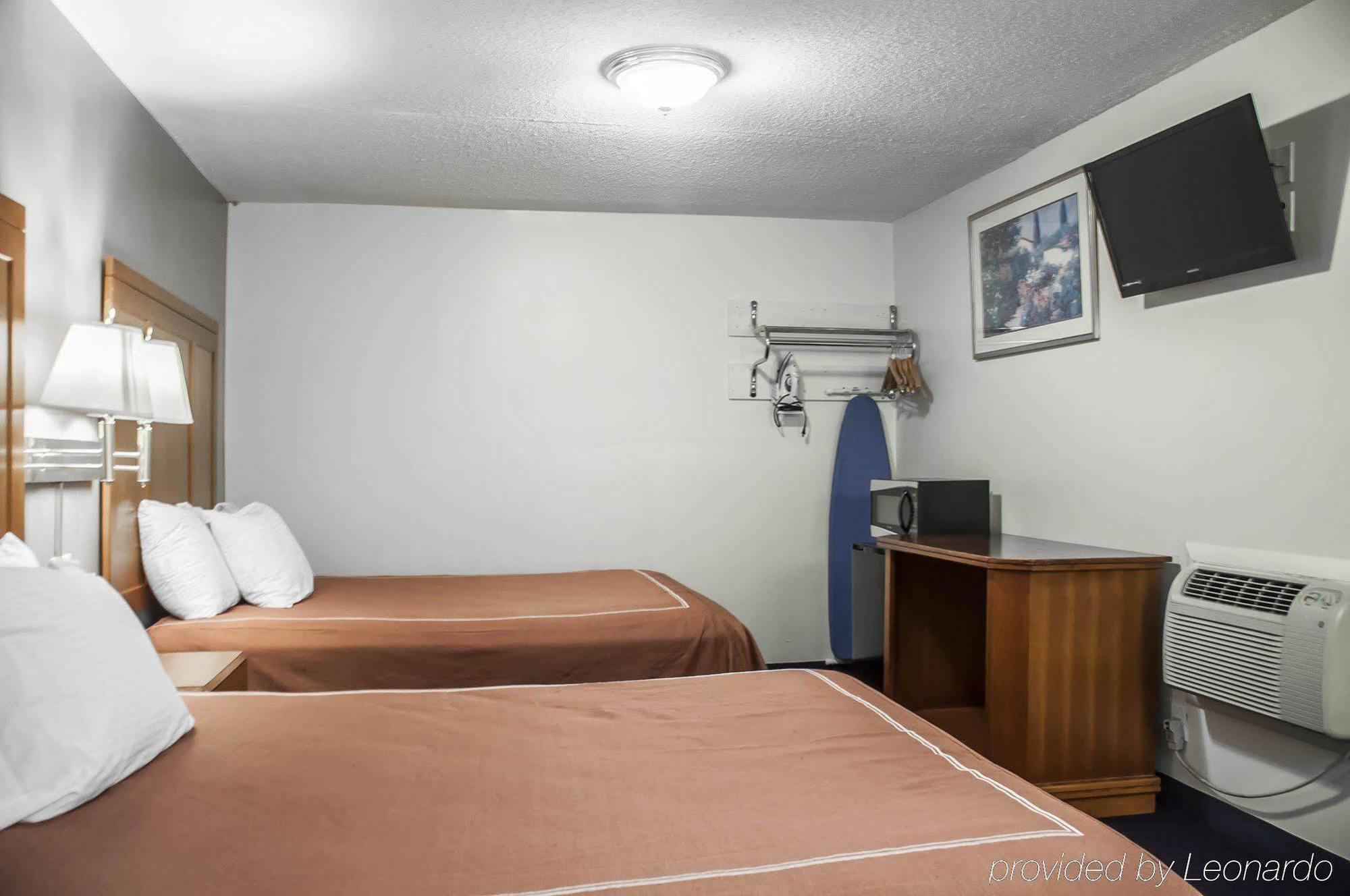 Castle Inn & Suites Ниагарски водопад Екстериор снимка
