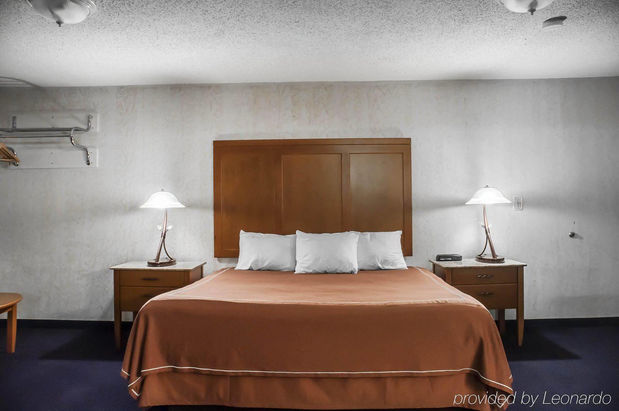 Castle Inn & Suites Ниагарски водопад Екстериор снимка
