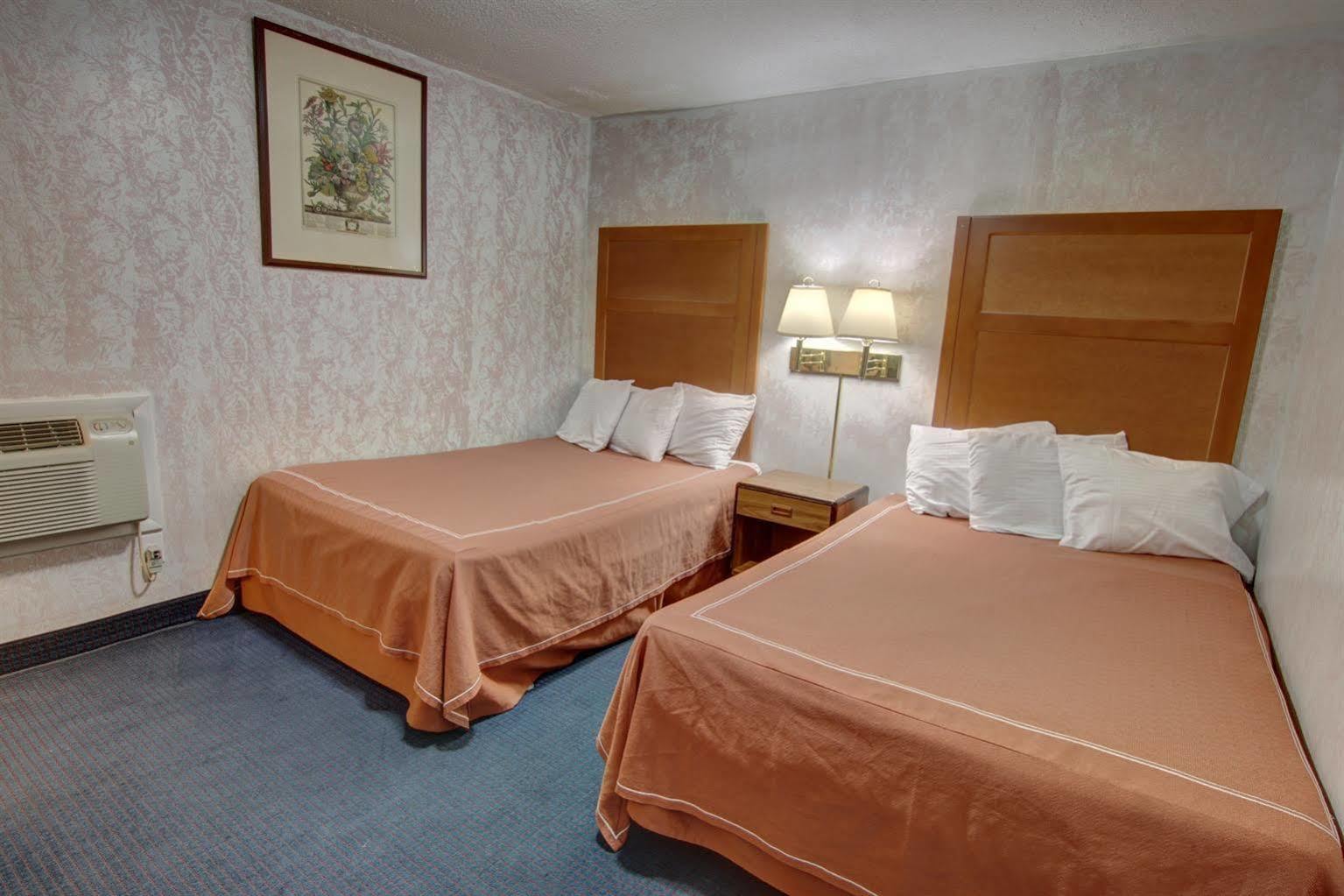 Castle Inn & Suites Ниагарски водопад Екстериор снимка