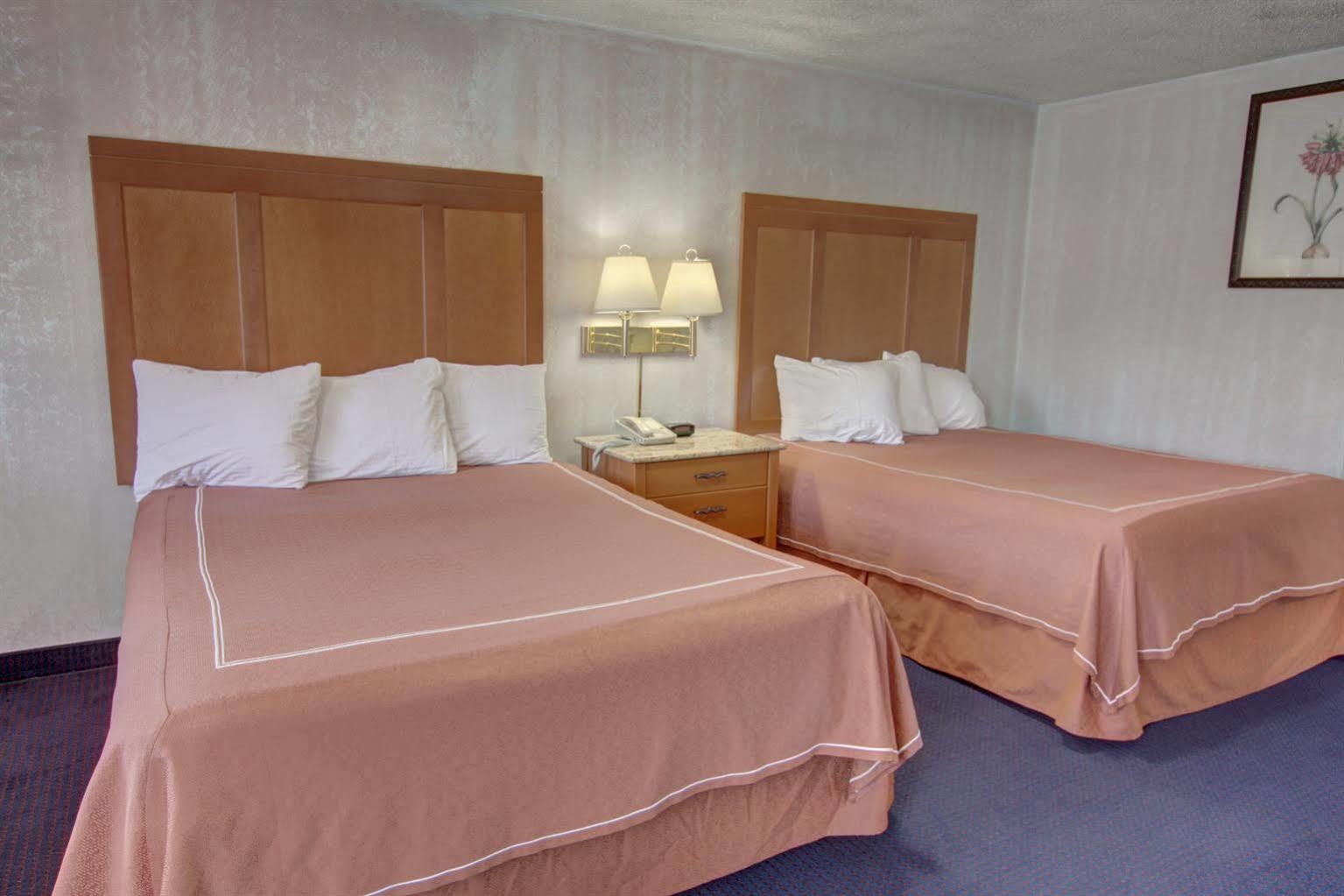 Castle Inn & Suites Ниагарски водопад Екстериор снимка